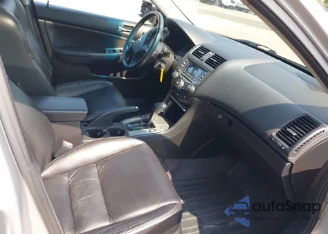 2006 Honda Accord 3.0 Ex z USA, uszkodzony, nr VIN 1HGCM66596A028861